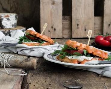 Herzhafte, vegane Chilli Waffeln (mit einer nicht veganen Füllung ) / vegan Tomato Waffles with Chili
