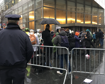Occupy Goldman? Anti-Trump-Aktivisten campen vor Goldman-Sachs-Zentrale