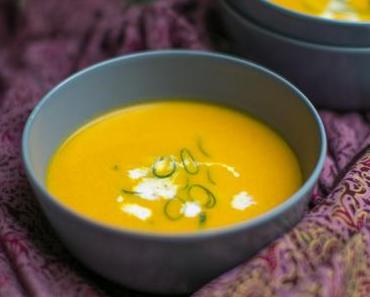 Karotten-Suppe mit Orange & Curry