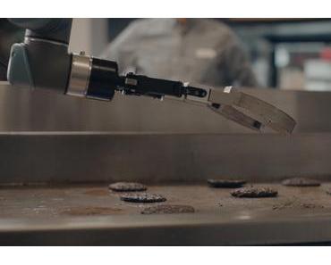 Roboter ‚Flippy‘ dreht Burger im Fastfood-Restaurant