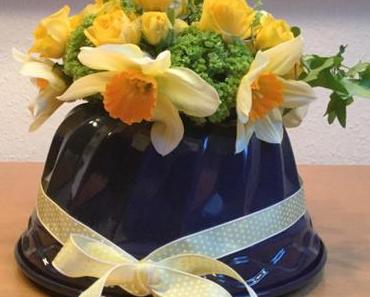 Friday-Flowerday – oder – Zu Ostern gab es Blumen (aus) in der Backform