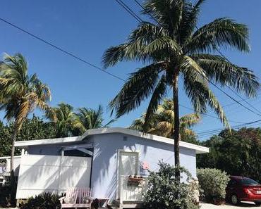 TROPICAL COTTAGES