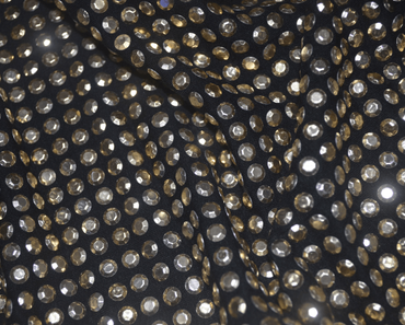 Großes Accessoires für ein Hauch von Glamour