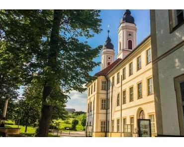 Wandertrilogie Allgäu – Das Kloster Irsee – Porta patet, die Tür steht offen!