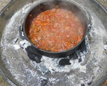 Schmorgulasch aus dem Dutch Oven