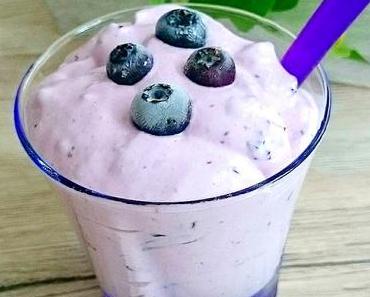 Rezept für 5 Minuten Blitzeis Dessert mit Heidelbeeren Low Carb