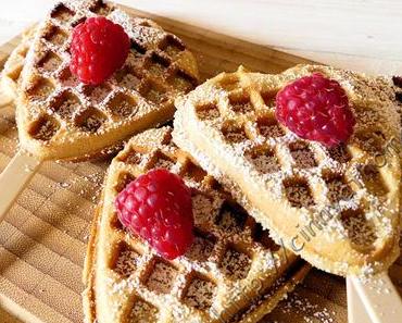 Aus einem Kuchenteig werden niedliche Leckereien #AppleCake #Waffeln #Food