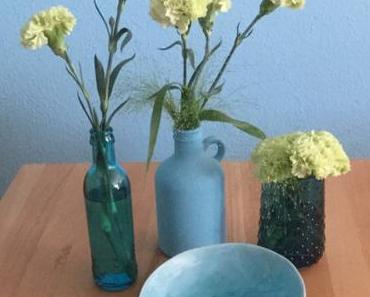 Friday-Flowerday – oder – Von Nelken und türkisen Vasen