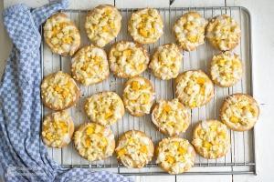 Streusel-Taler mit Mango & Limette