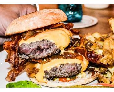 Tag des Doppel-Cheeseburgers – der amerikanische National Double Cheeseburger Day