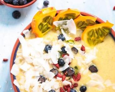(Virgin) Pina Colada Smoothie Bowl