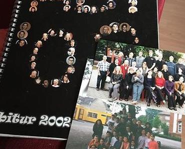 Gerade alte Schulerinnerungen aus dem Regal gekramt… wer ist nächsten Samstag beim Tag der offenen Tür/Ehemaligentreffen?? #15jahre #abi2002 – via Instagram