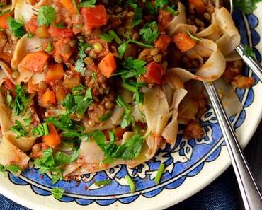 Vegetarische Linsen-Bolognese mit Dinkel-Bandnudeln