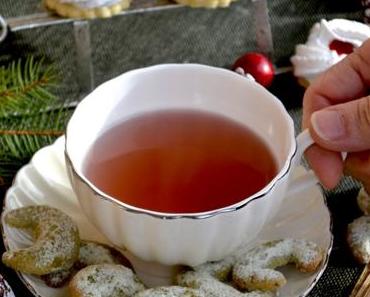 Last Minute Kekserl zum Dahinschmelzen! Zarte Matcha-Kipferl und Walnuss-Baiser-Ringe