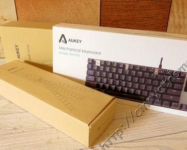 Mit Aukey lagen einige praktische Geschenke unter dem Tannenbaum #Technik #Lampe #Fotografieren