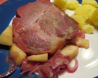 Kasseler-Nacken mit Zwiebel-Apfelsauce