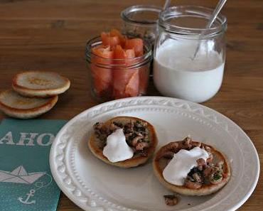 Frühstück auf Russisch: Buchweizen-Blinis mit Krabben und Lachs