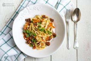 Feierabend-Pasta mit Paprika & getrockneten Tomaten