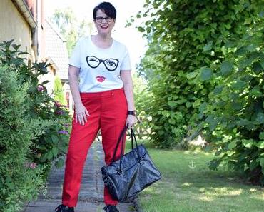 Freches Schneewittchen-Outfit mit Brille