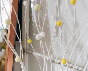 Frühlingsdeko: DIY PomPom Osterstrauch