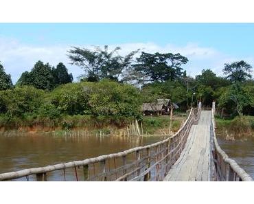 Die Hängebrücke von Maroantsetra