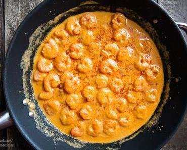 Garnelen-Curry mit Kokosmilch und Spinat