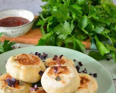 Oyaki mit grüner Curryfüllung – All you need is Teigtaschen [Bloggernennung]