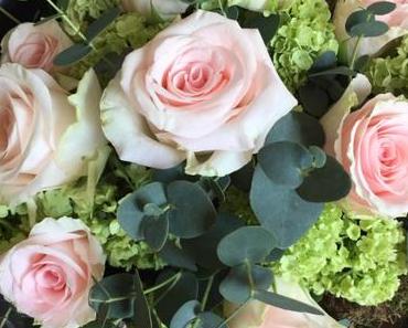 Friday-Flowerday – oder – Blumengestecke zum Behalten und Verschenken.
