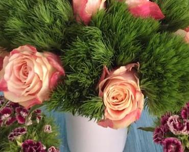 Friday-Flowerday – oder – Rosen und Nelken, eine gute Mischung