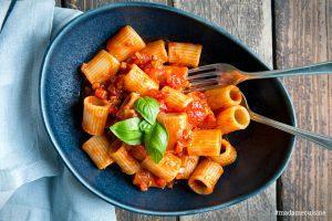 Amatriciana (mit Speck und Pecorino)