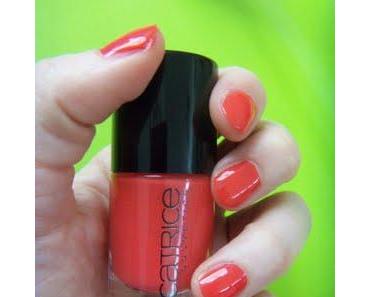 Catrice Ultimate Nail Laquer 030 "Meet me at Coral Island"