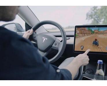 Spiele mit dem Tesla zocken – Steuerung mit Lenkrad und Fußpedalen