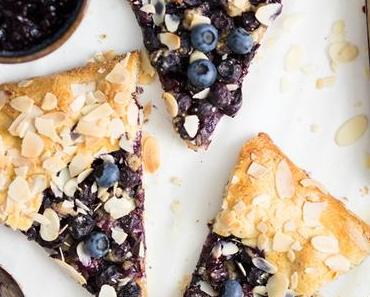 Blueberry Almond Galette – Blaubeer-Galette mit Marzipan und Mandeln