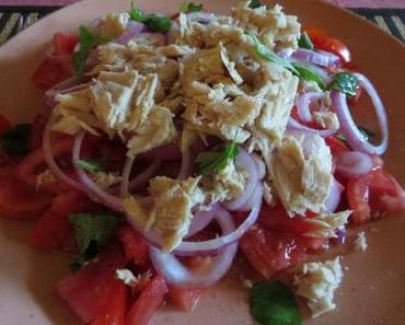 Tomatensalat mit Thunfisch