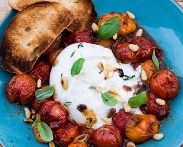Burrata mit geschmorten Balsamico-Tomaten