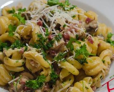 Mittwochspasta: Trivelli mit Champignons, Speck und Mascarpone