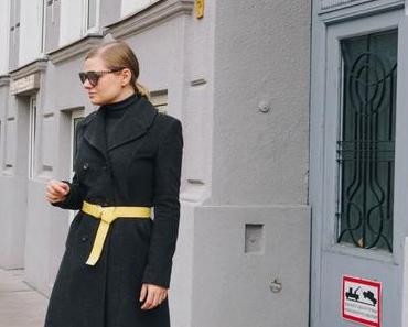 Herbsttrend: Faltenrock und kuscheliger Mantel