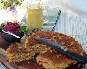 “Bannock Bread”, Pfannenbrot aus Schottland, dazu Rote Rüben Hummus und goldene Milch