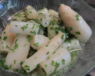 Spargelsalat mit Kräutern