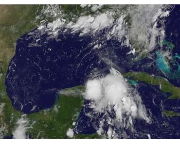 Standhaftes Tiefdruckgebiet in der Karibik könnte vor Yucatán zum Tropischen Sturm DON werden