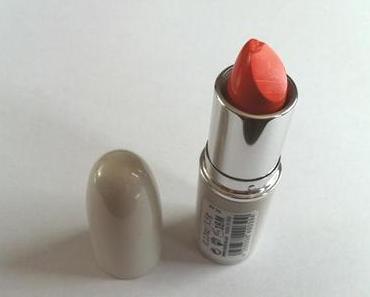 Review: essence 50′s girl reloaded lipstick – 02 I’m sailing