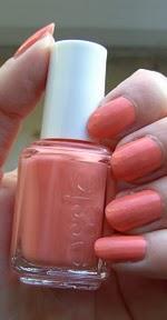 Lackiert: essie Tart Deco