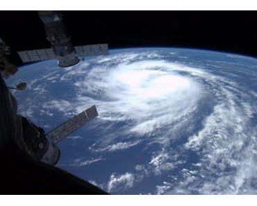 Hurrikan KATIA: Intensivierung etwas gebremst .... und ein Foto von der International Space Station (ISS) aus gesehen