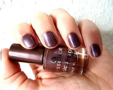 Essence Colour & Go nail polish - 73 "princess prunella"