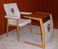 Ein Stuhl für den Heiligen Vater