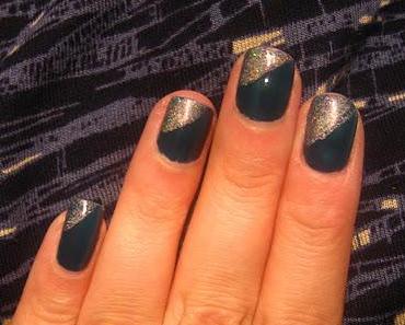 Nails of the day: Blue Sparkles