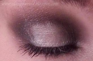 00:00 Uhr Smokey Eye