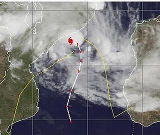 FUNSO "parkt" als Hurrikan vor Mosambik