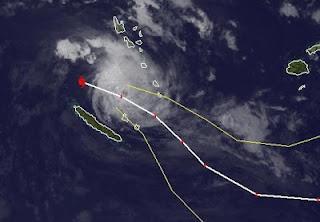 Tropischer Zyklon JASMINE als Major Hurricane zwischen Vanuatu und Neukaledonien