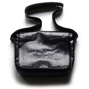 Converse Tasche – Shoulder Flap Bag – Laptoptasche schwarz Monochrome
